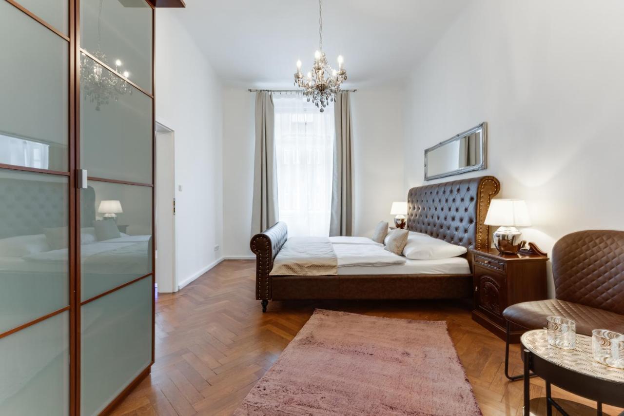 Luxury Riverside Apartments In The Center Of براغ المظهر الخارجي الصورة