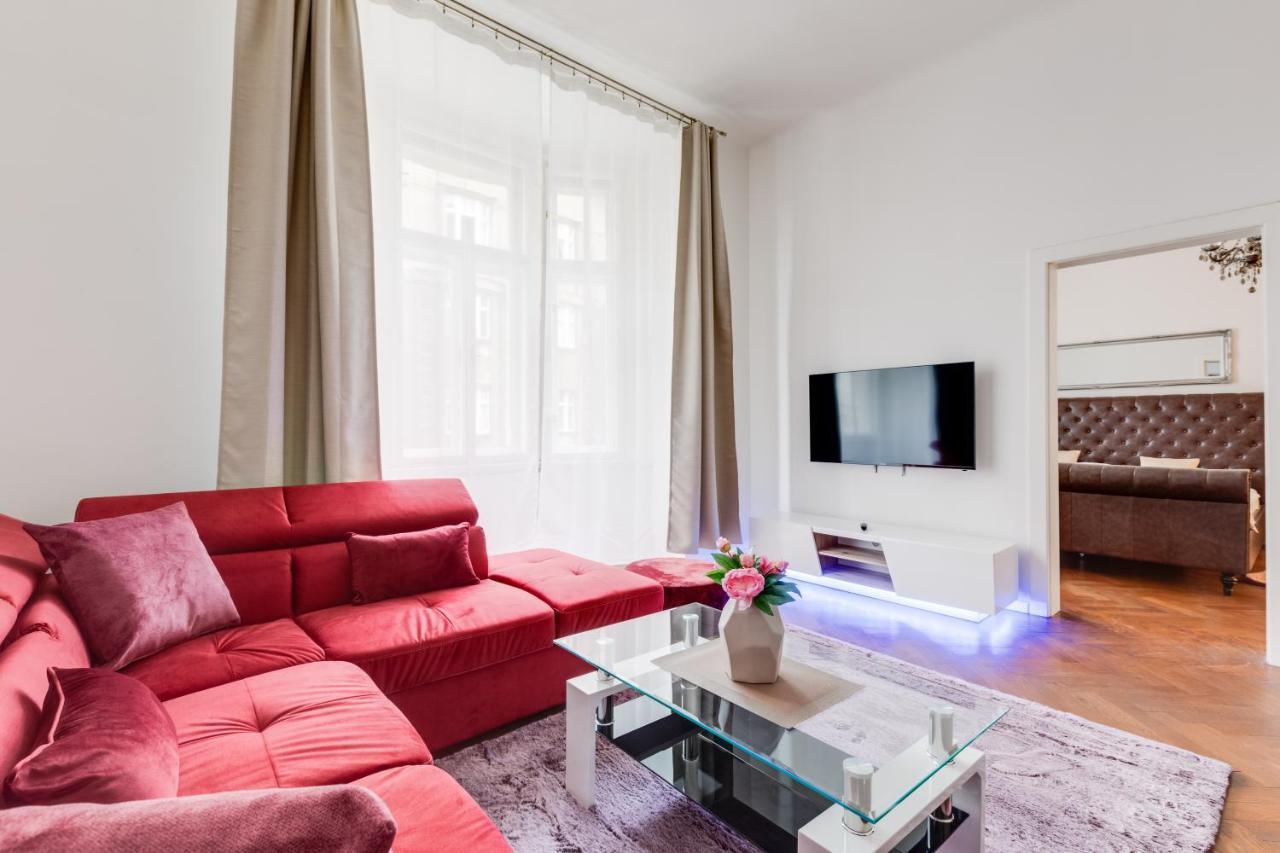 Luxury Riverside Apartments In The Center Of براغ المظهر الخارجي الصورة