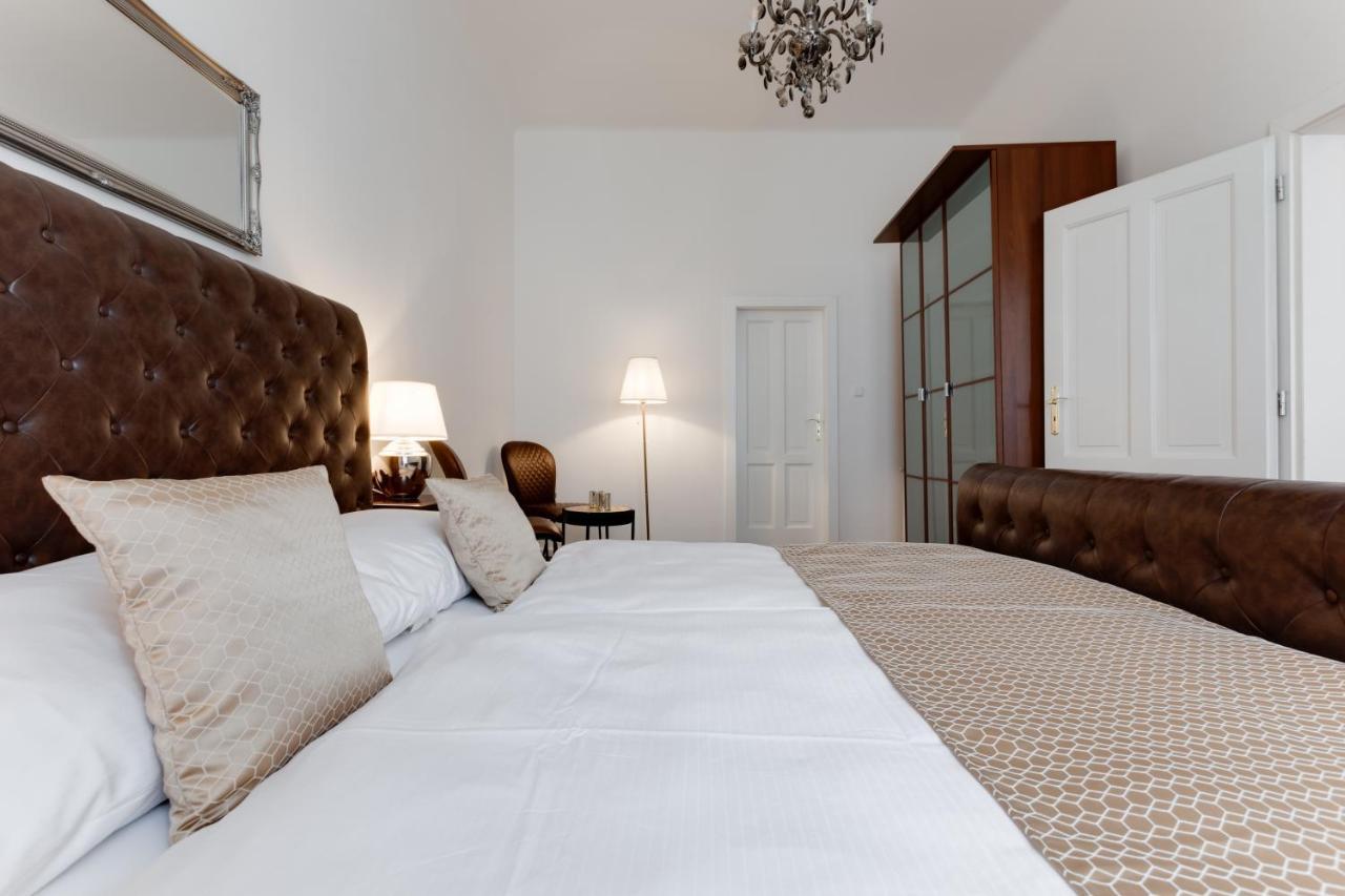 Luxury Riverside Apartments In The Center Of براغ المظهر الخارجي الصورة