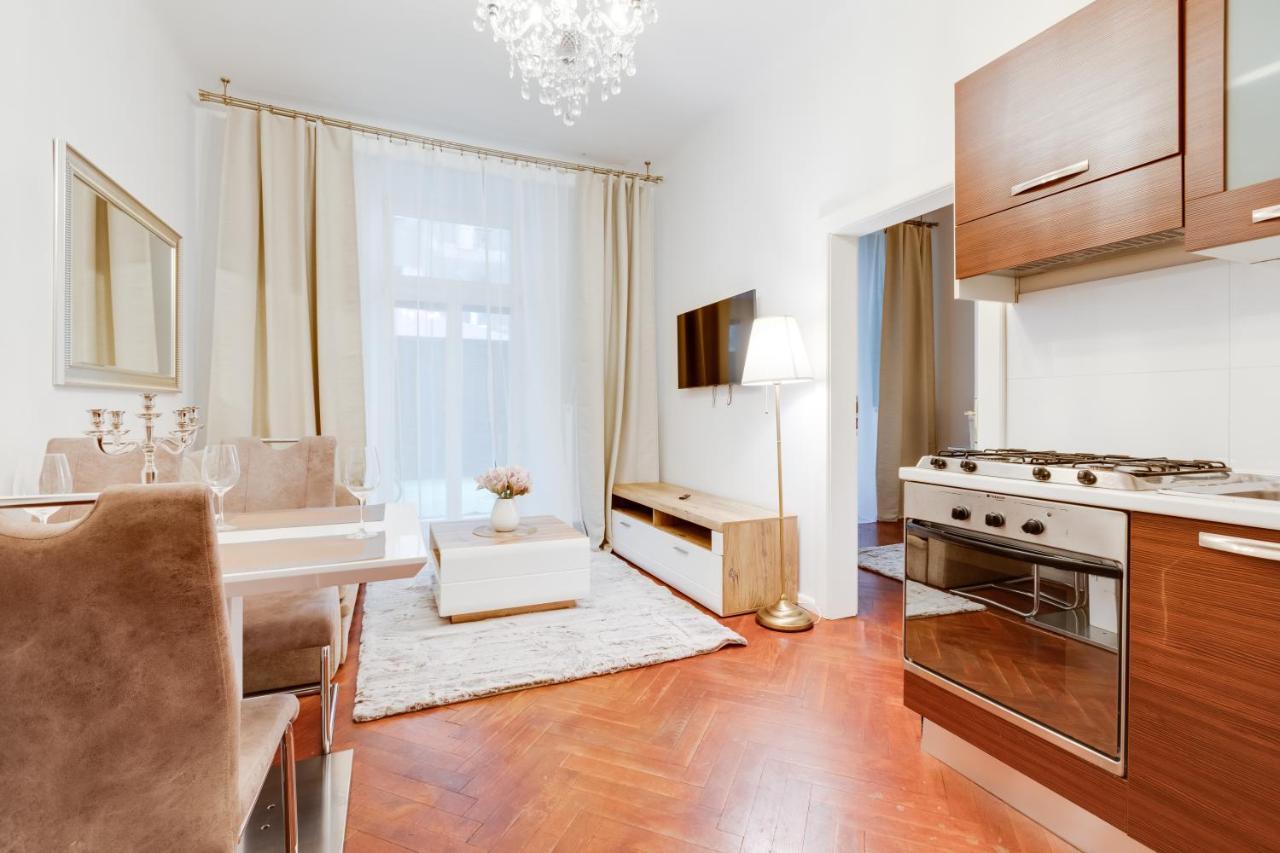 Luxury Riverside Apartments In The Center Of براغ المظهر الخارجي الصورة